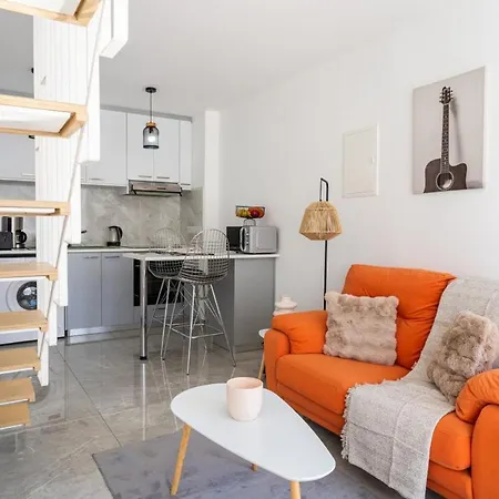 Tangerine Modern 1-br In Apartment Larnaca