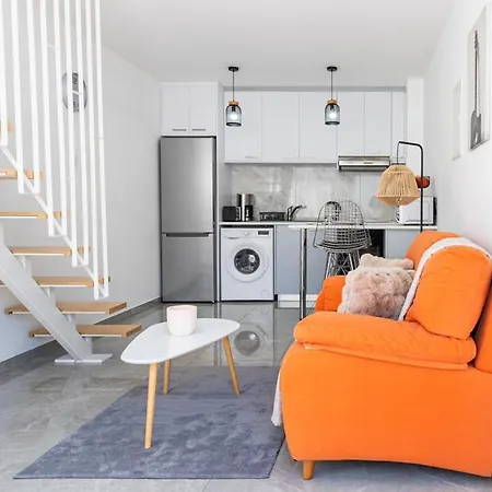 Tangerine Modern 1-br In *