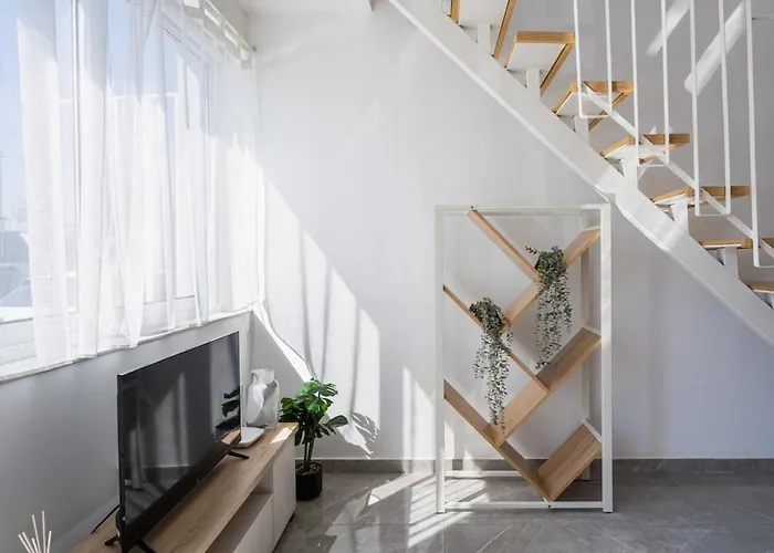 Apartment Tangerine Modern 1-br In Larnaka