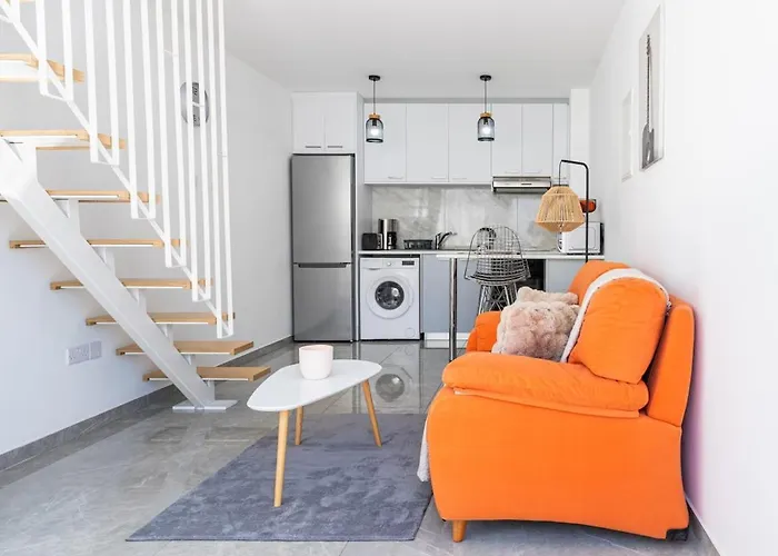 Tangerine Modern 1-br In *