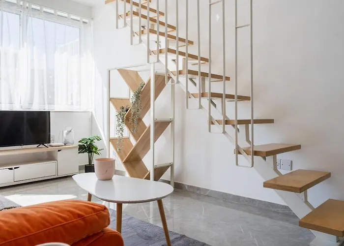 Tangerine Modern 1-br In *