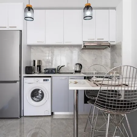 Tangerine Modern 1-br In Λάρνακα